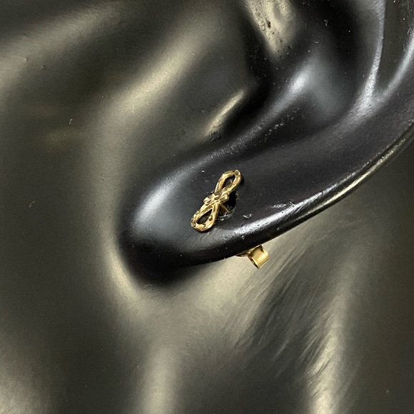 18K Gold Infinity Earrings. - Picture 3 of 7